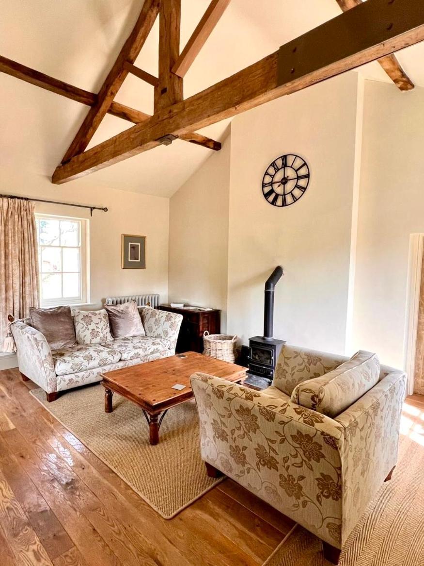 Apartment At Llanerchydol Hall Welshpool Buitenkant foto