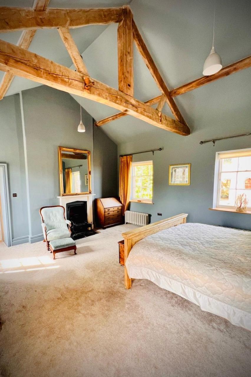 Apartment At Llanerchydol Hall Welshpool Buitenkant foto