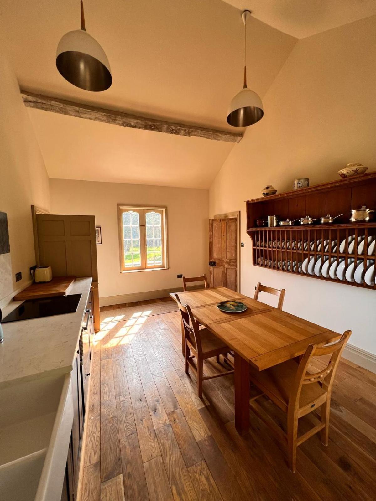 Apartment At Llanerchydol Hall Welshpool Buitenkant foto